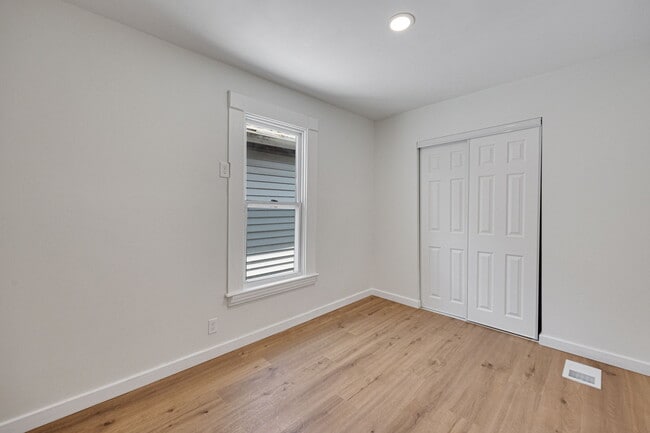 Building Photo - 5385 Reber Pl