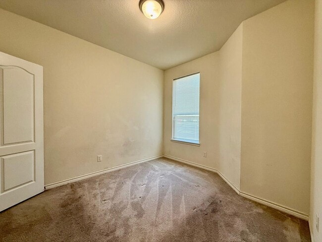 Building Photo - 6116 Sunflower Path