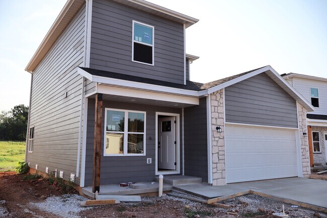 Building Photo - 870 s Orchard Way