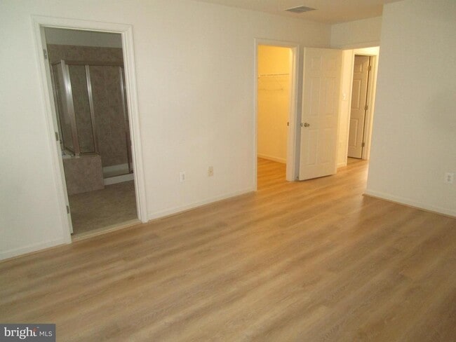 Building Photo - 3518 Fisher Hill Rd