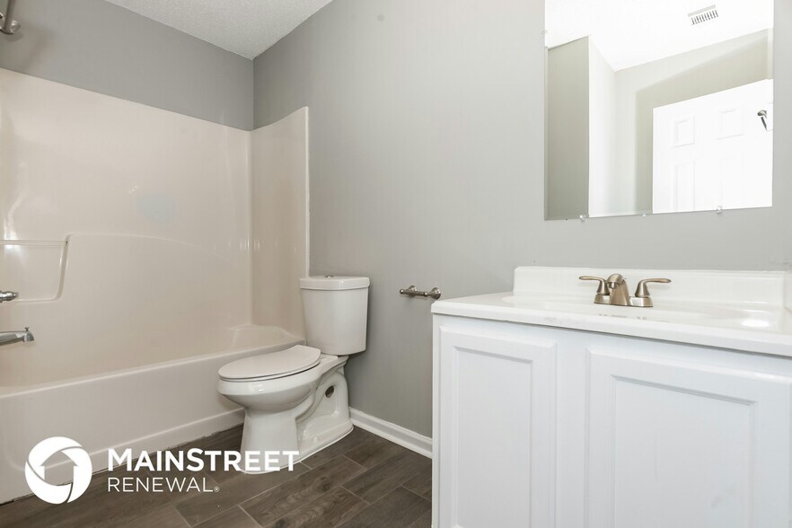 Building Photo - 3379 Creekview Dr