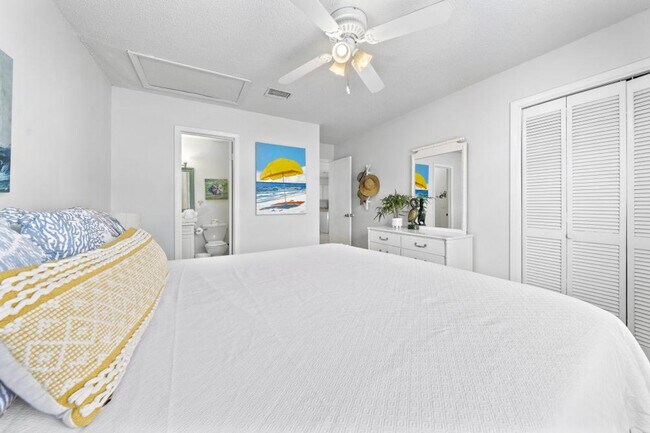 Building Photo - 25925 Canal Rd