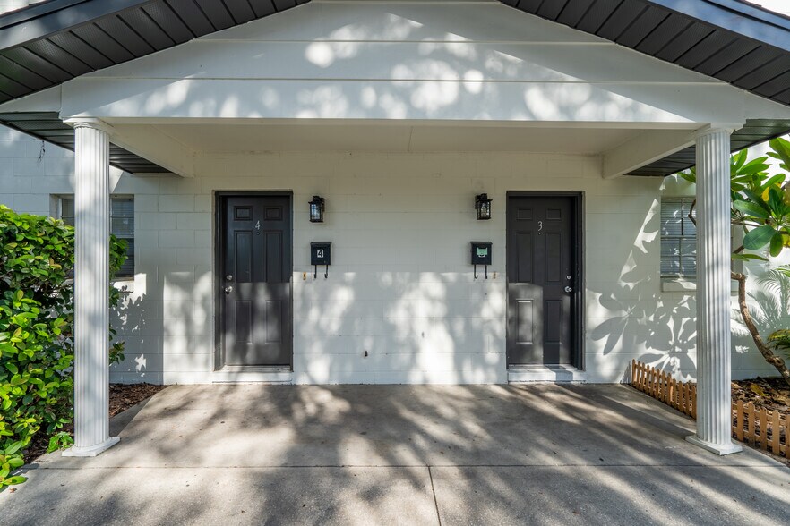 Front door, Unit 3 - 1023 NE 2nd St