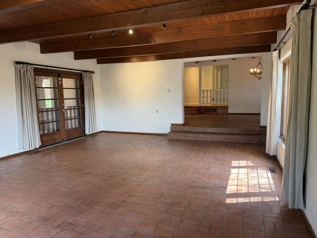 Building Photo - 641 Garcia St
