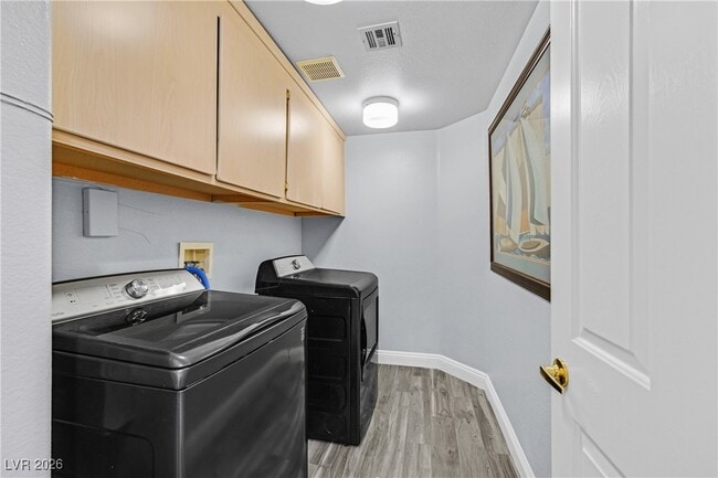 Building Photo - 871 Brunellos Ave