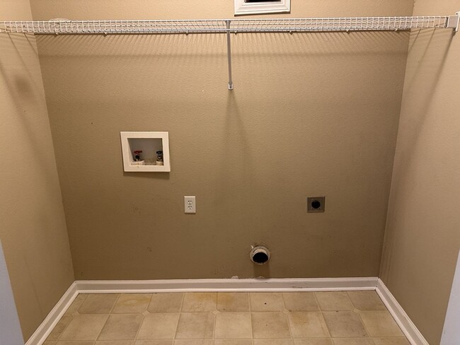 Building Photo - 495 Canyon Oak Loop