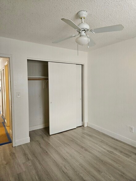 Building Photo - 6231 SW 37th Ct