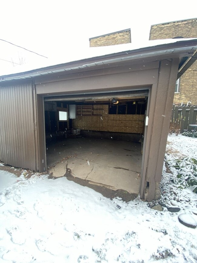 Building Photo - 125 N 9th Ave E