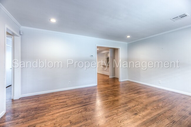 Building Photo - For Lease | Midtown Tulsa | $1625 Rent