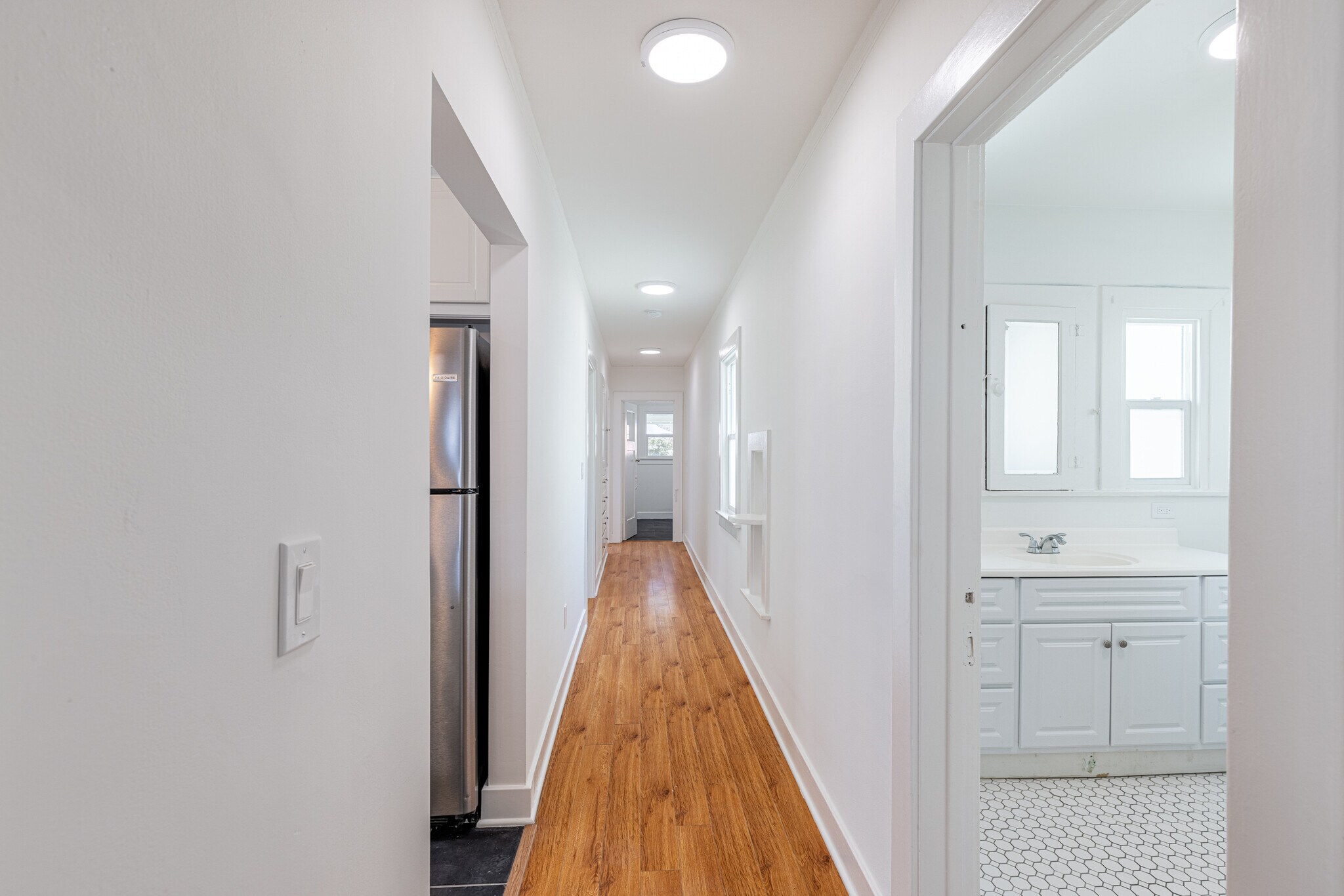 Building Photo - 232 N New Hampshire Ave