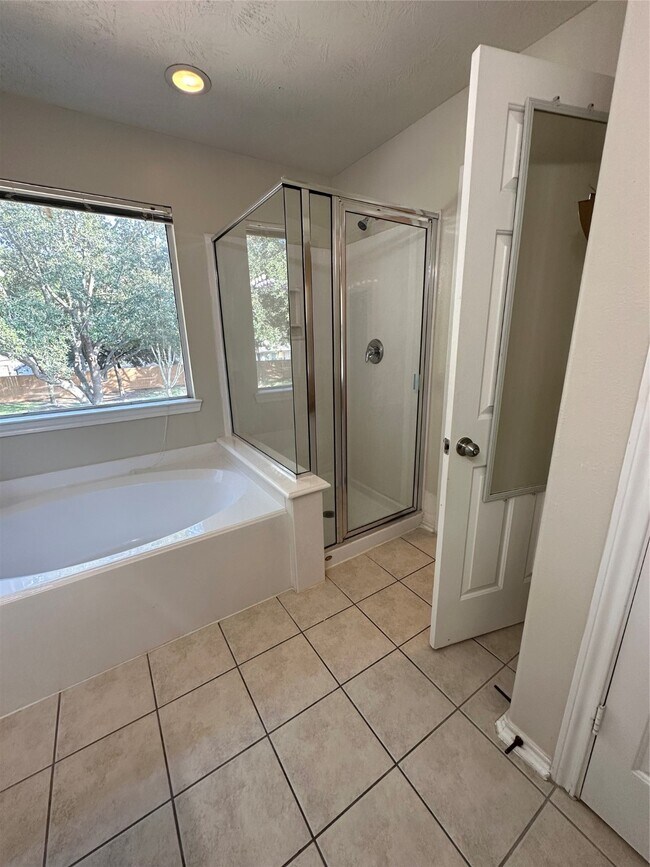Building Photo - 16011 Sandy Path Ln