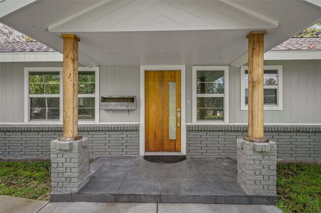 Building Photo - 4014 Tilson Ln