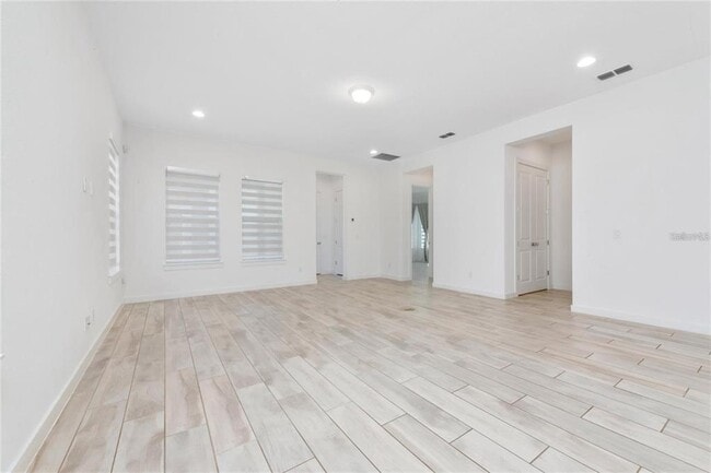 Building Photo - 8664 Dubochet St