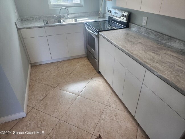 Building Photo - 195 West Ct