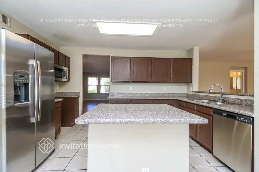 Building Photo - 4125 E Hide Trail