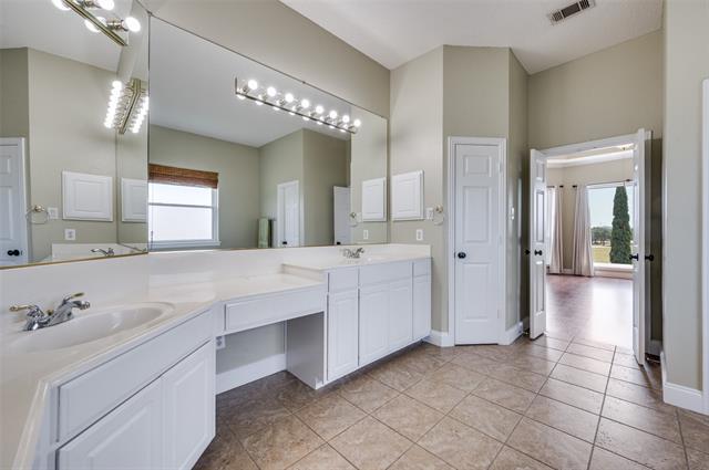 Building Photo - 9610 Windy Hollow Dr