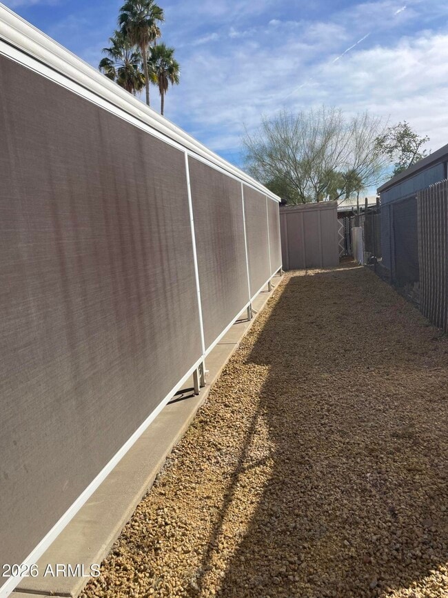 Building Photo - 415 E Villa Theresa Dr