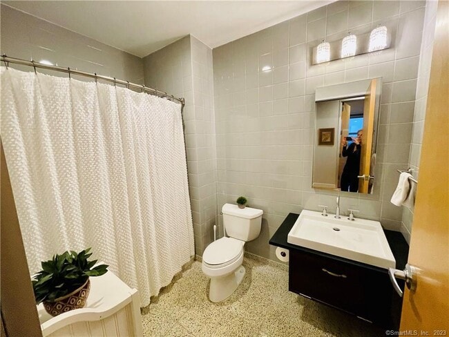 Building Photo - 33 N Water St