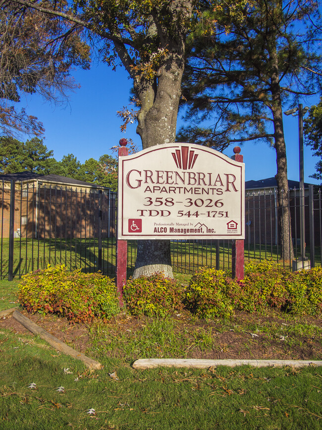 Building Photo - Greenbriar Apartments