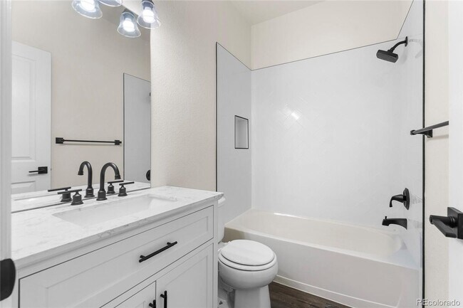 Building Photo - 104th