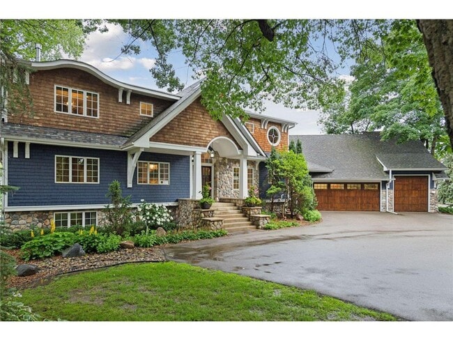 Building Photo - 3135 Shoreline Dr
