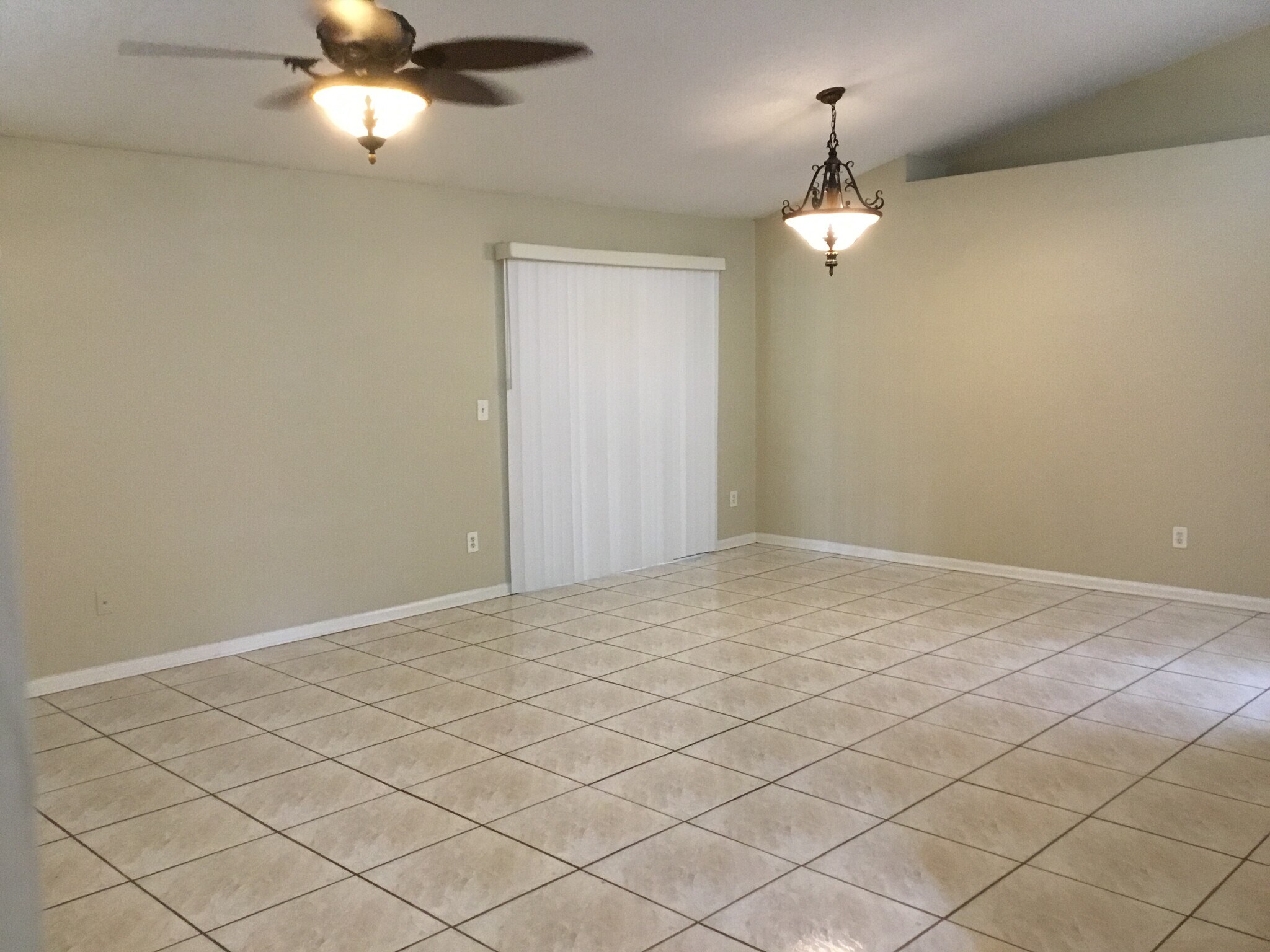 Building Photo - 1773 Chandelier Cir E