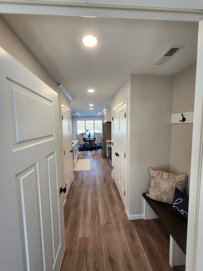 Building Photo - 5316 Welder Ave