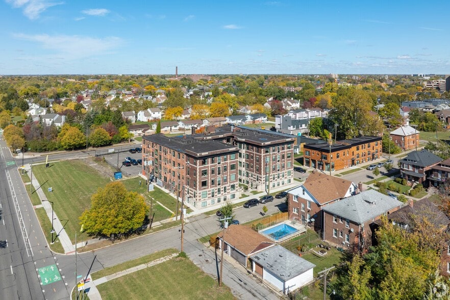 Building Photo - 1800 W Bethune St