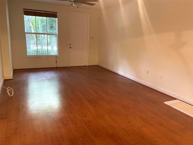 Building Photo - 416 SW 14th Ave