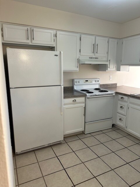 Building Photo - 1908 N Spring