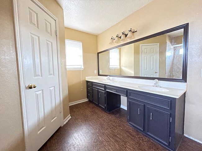 Building Photo - 4904 James Loop