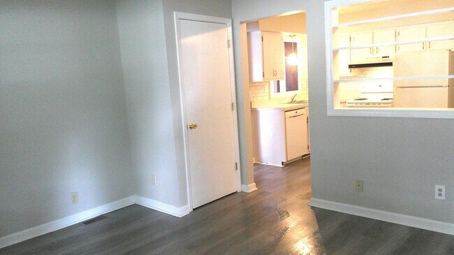 Building Photo - 406 Spring Station Cir