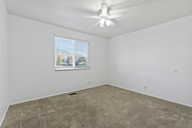 Building Photo - 819 W 2300 N