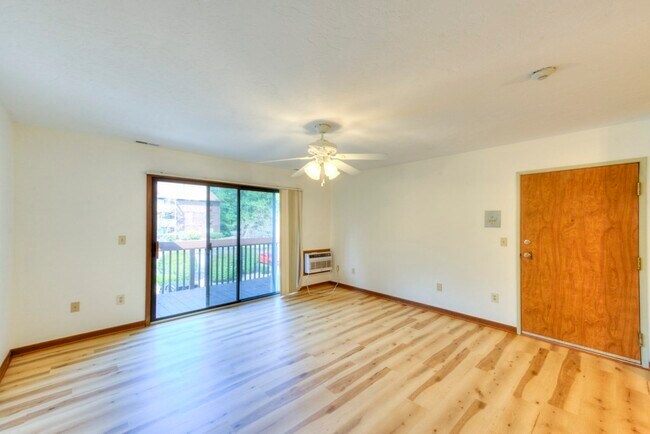 Building Photo - 340 Sunderland Rd