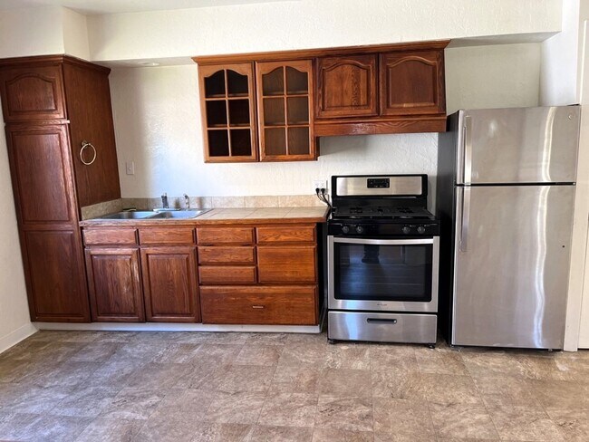 Building Photo - (OTM)520-528 Wildwood [PRM: Renee] 2026-02-10