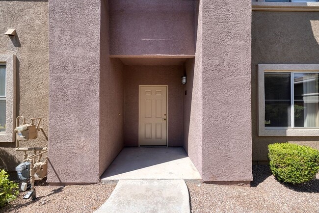 Building Photo - SUMMERLIN 1ST FLOOR - 2 BEDROOM + Den W/ 3...