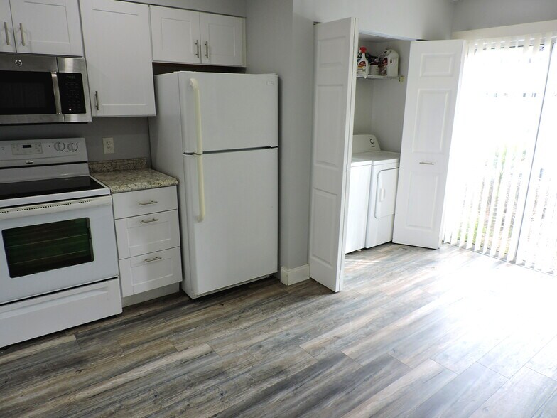 Building Photo - 6198 Riverwalk Ln