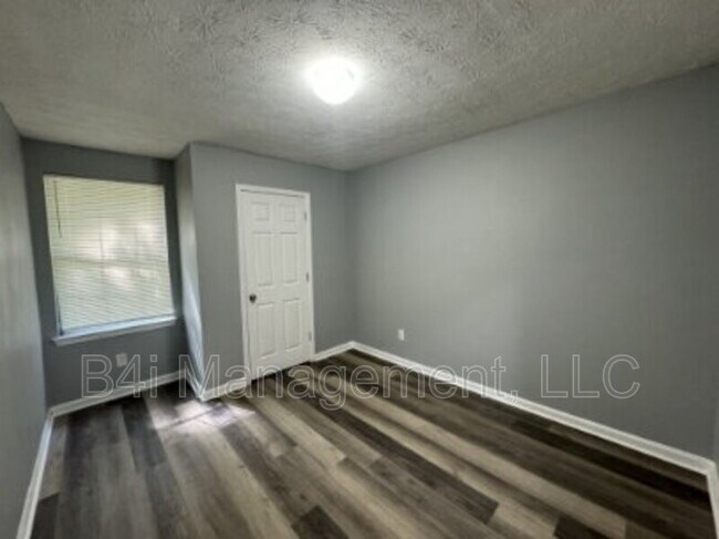 Building Photo - 2039 Marbut Trce