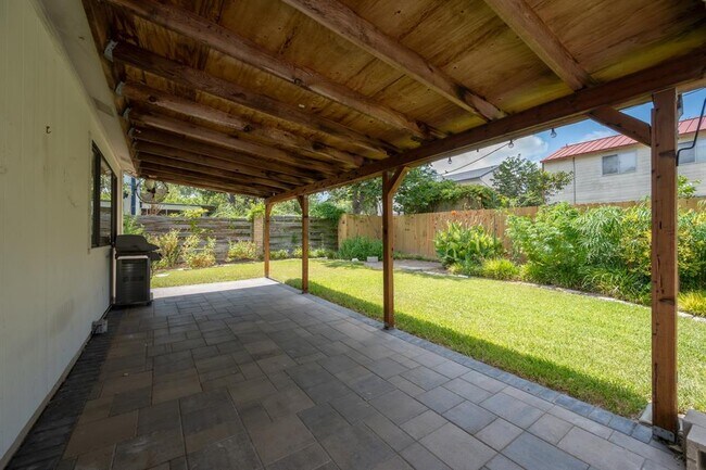 Building Photo - 11826 Carshalton Dr