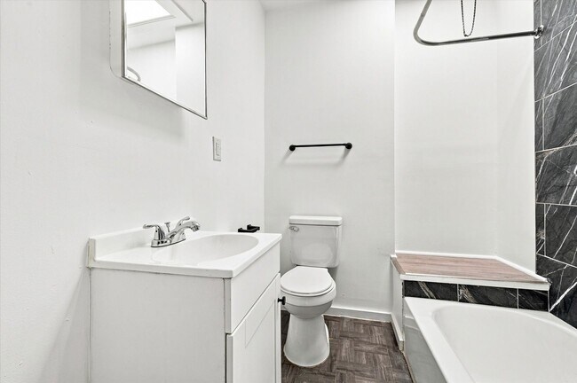 Building Photo - 5506 Linmore Ave