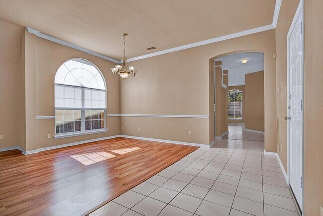 Building Photo - 1901 Dapplegrey Ln