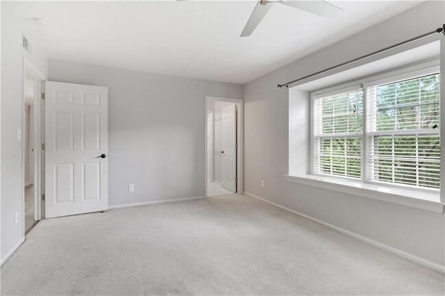 Building Photo - 60 Chaumont Square NW