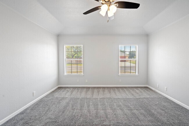 Building Photo - 113 White Feather Trail