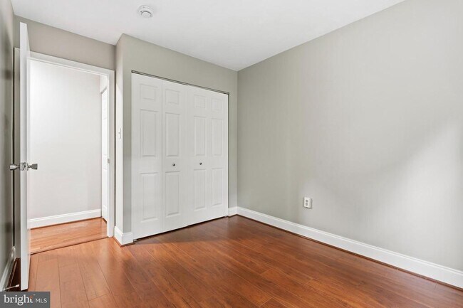 Building Photo - 6410 Blarney Stone Ct