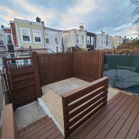 Building Photo - 1331 Narragansett St