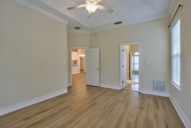Building Photo - 1661 Harbor Club Dr