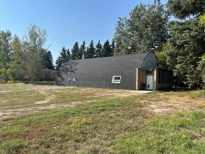 Building Photo - RURAL Single family home!!