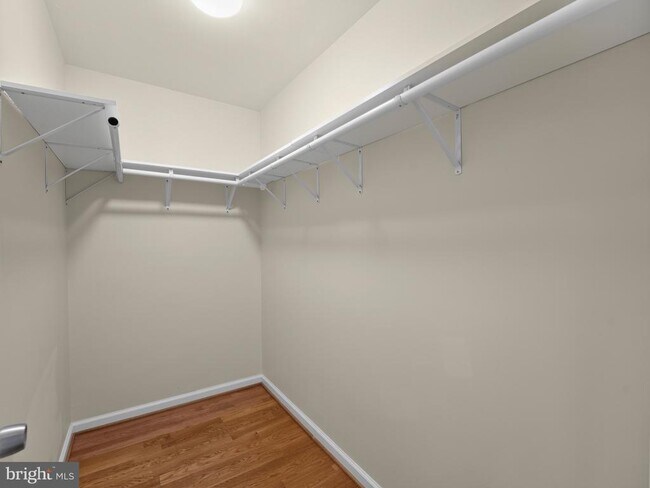 Building Photo - 7740 Bristol Square Ct
