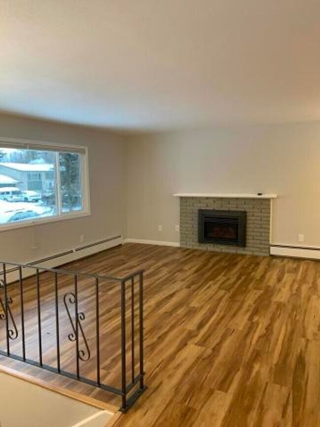 Building Photo - 4010 Crosson Dr