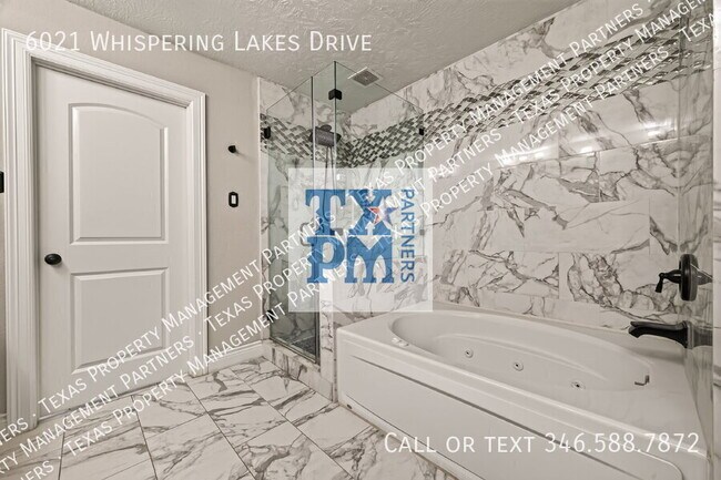 Building Photo - 6021 Whispering Lakes Dr